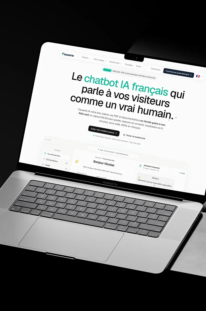Site internet de Causerie Bot affiché sur un ordinateur portable